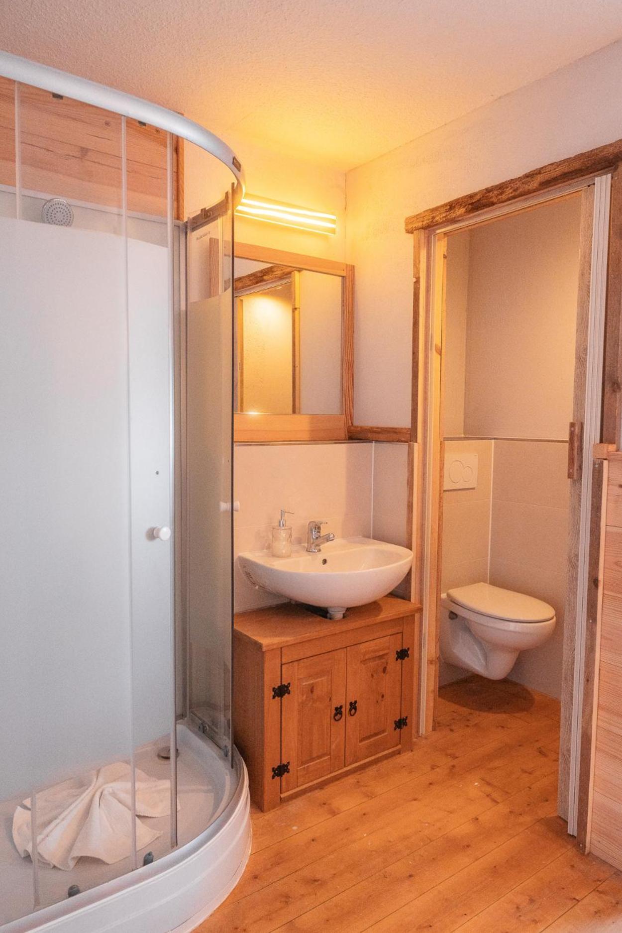 Hostel - Ron'S Guesthouse Όμπερσντορφ Εξωτερικό φωτογραφία